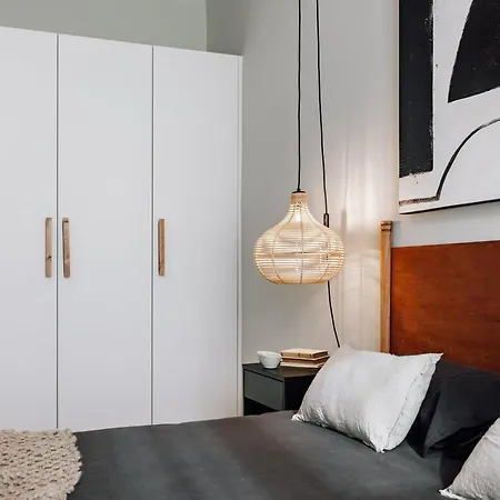 Feshi - 3 Bedrooms In Eixample Dreta Barcelona