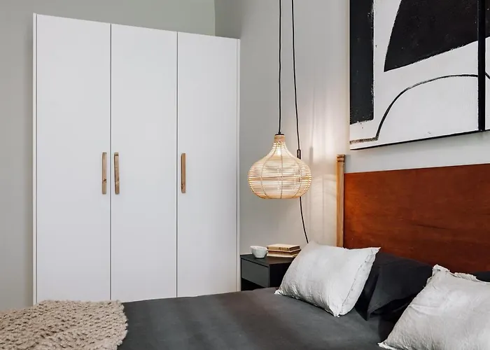Feshi - 3 Bedrooms In Eixample Dreta Barcelona
