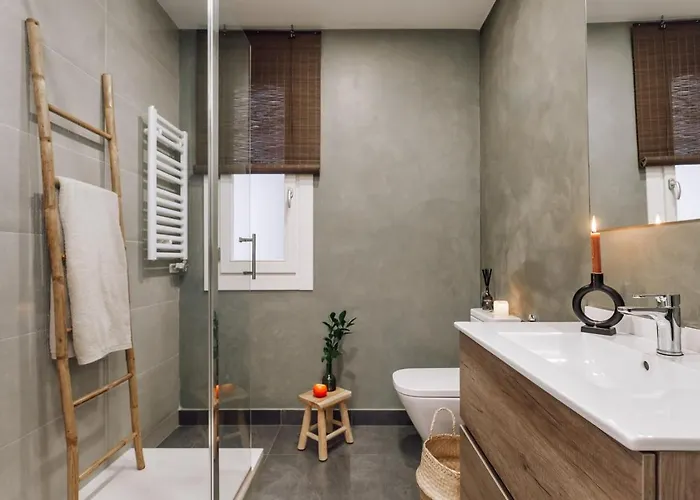 Feshi - 3 Bedrooms In Eixample Dreta Apartment Barcelona